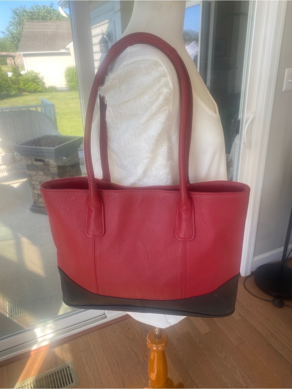 AmeriLeather red & black casual leather tote bag.